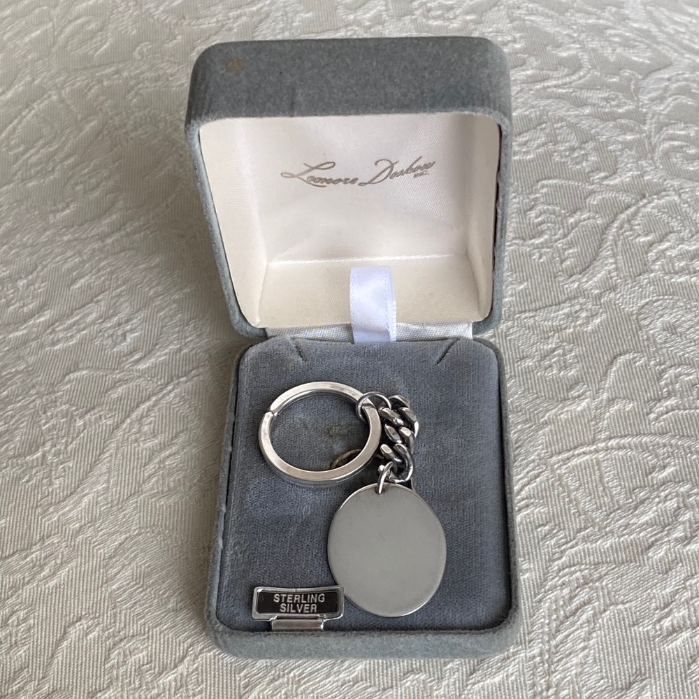 Leonore Doskow I Sterling I Keyring I Oval